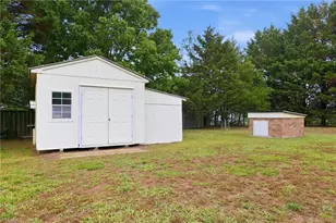 5200 Robin Ln, Randleman, NC 27317 - Photo 40