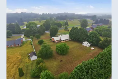 5200 Robin Lane, Randleman, NC 27317 - Photo 32