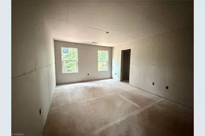 523 Dogwood Circle, High Point, NC 27260 - Photo 8