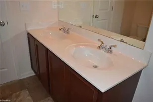 425 Sandybrooke Dr, High Point, NC 27265 - Photo 18