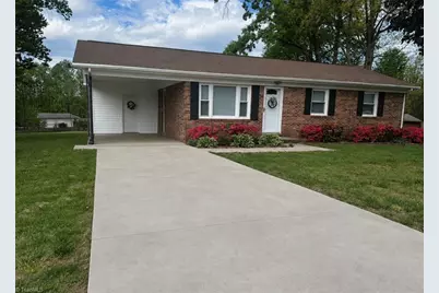 184 Shamrock Avenue, Mount Airy, NC 27030 - Photo 4