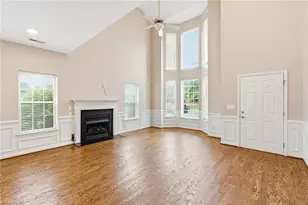 32 Tanner Woods Ln, Greensboro, NC 27410 - Photo 4