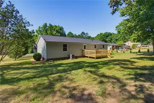 304 Oakwood Cir, Lexington, NC 27295 - Photo 30