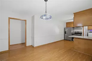 304 Oakwood Cir, Lexington, NC 27295 - Photo 10