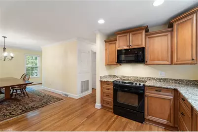 2460 Vincent Road, Winston-Salem, NC 27106 - Photo 10