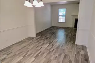 2424 Cottage Pl, Greensboro, NC 27455 - Photo 8