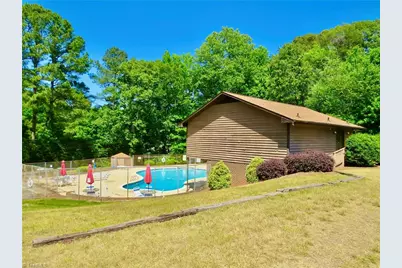 2424 Cottage Place, Greensboro, NC 27455 - Photo 2