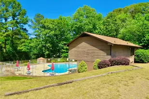 2424 Cottage Pl, Greensboro, NC 27455 - Photo 2