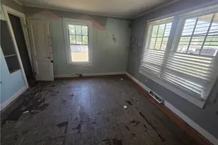 1050 Jacob St, Thomasville, NC 27360 - Photo 4