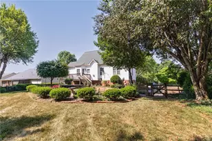1735 Springfield Farm Ct, Clemmons, NC 27012 - Photo 2