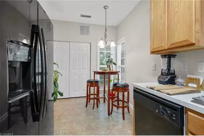5757 Fox Ridge Lane, Winston-Salem, NC 27104 - Photo 10