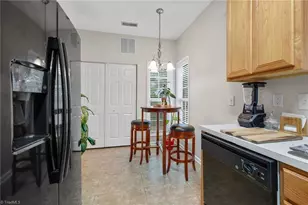 5757 Fox Ridge Ln, Winston-Salem, NC 27104 - Photo 8