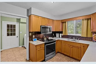 2016 Ledford Road, Greensboro, NC 27406 - Photo 12