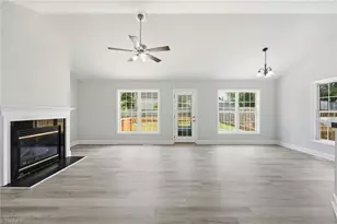 608 Fernway Dr, Burlington, NC 27217 - Photo 6