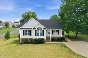 608 Fernway Dr, Burlington, NC 27217 - Photo 1