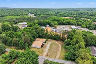 222 Market St, Madison, NC 27025 - Photo 40