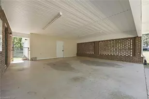 1905 Whitsett St, Burlington, NC 27215 - Photo 16
