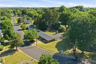 1905 Whitsett St, Burlington, NC 27215 - Photo 2