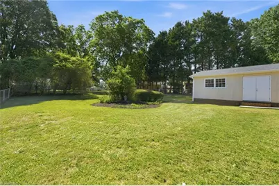 1905 Whitsett Street, Burlington, NC 27215 - Photo 20
