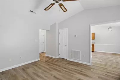 14 Collwood Court, Greensboro, NC 27409 - Photo 6