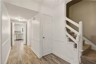 3204 Regents Park Ln, Greensboro, NC 27455 - Photo 4