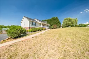 554 Dogwood Acres Ln, Madison, NC 27025 - Photo 2