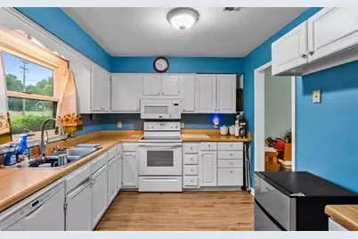 3835 Johnson Street #D, High Point, NC 27265 - Photo 10
