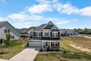 1606 Silver Lake Dr, Kernersville, NC 27284 - Photo 2