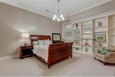 2706 Lake Forest Drive, Greensboro, NC 27408 - Photo 34
