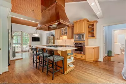 2706 Lake Forest Drive, Greensboro, NC 27408 - Photo 12