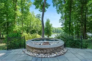2706 Lake Forest Dr, Greensboro, NC 27408 - Photo 38