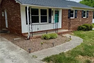 130 Arlington Ave, Jonesville, NC 28642 - Photo 2