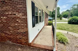 130 Arlington Ave, Jonesville, NC 28642 - Photo 4