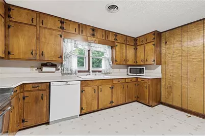 626 Kenneth Road, Greensboro, NC 27410 - Photo 8