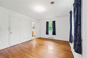 626 Kenneth Rd, Greensboro, NC 27410 - Photo 22