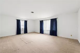 626 Kenneth Rd, Greensboro, NC 27410 - Photo 4