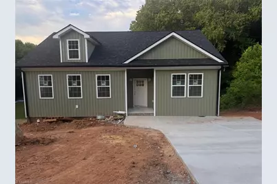 132 Pinnix Street, Jonesville, NC 28642 - Photo 2