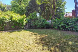 704 Meadowood St, Greensboro, NC 27409 - Photo 8