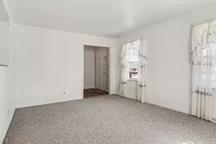 4105 Chateau Dr, Greensboro, NC 27407 - Photo 14