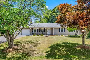 2295 Winterberry Dr, Winston-Salem, NC 27106 - Photo 2