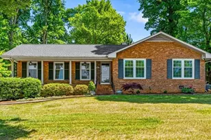 1912 Strathmore Dr, Greensboro, NC 27410 - Photo 2
