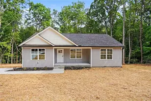 148 Aspen St, Yadkinville, NC 27055 - Photo 2