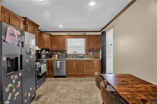 404 Sharon Ave, Asheboro, NC 27203 - Photo 14