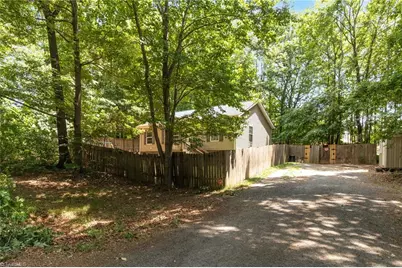 404 Sharon Avenue, Asheboro, NC 27203 - Photo 2