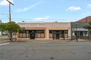 702 & 704 Davis St, Burlington, NC 27215 - Photo 1