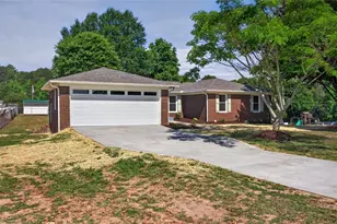 139 Berrier Rd, Lexington, NC 27295 - Photo 2