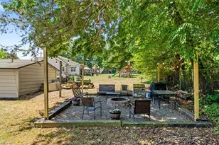 1805 Pleasant Ridge Rd, Greensboro, NC 27410 - Photo 34