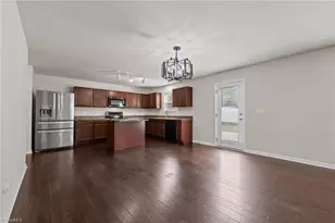 3423 Anita Glen Dr, Greensboro, NC 27405 - Photo 8