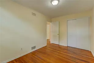 610 N Tremont Dr, Greensboro, NC 27403 - Photo 10