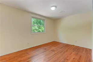 610 N Tremont Dr, Greensboro, NC 27403 - Photo 16